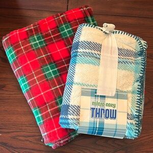 Set of 2 Fleece Throws